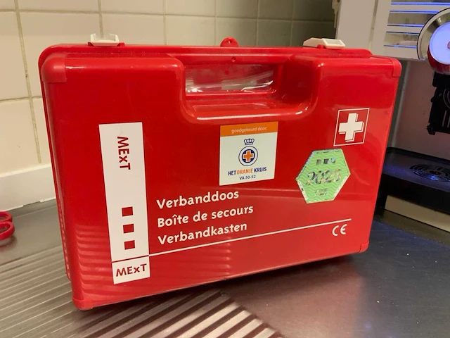 Gevulde ehbo-koffer - afbeelding 1 van  4