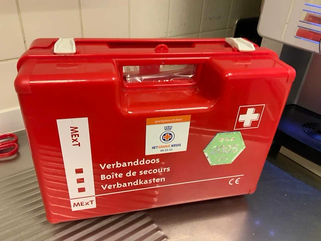 Gevulde ehbo-koffer - afbeelding 2 van  4