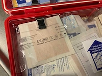 Gevulde ehbo-koffer - afbeelding 4 van  4