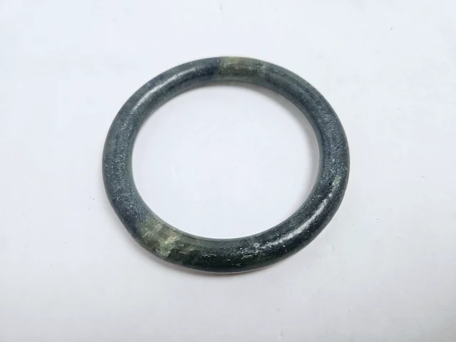Gewichtige jade armband / bangle - afbeelding 1 van  3