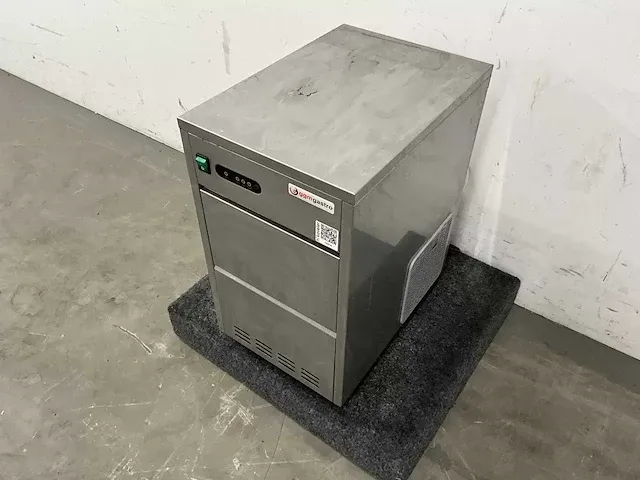 Ggm gastro - ewbh345 - ijsblokjesmachine - afbeelding 1 van  5