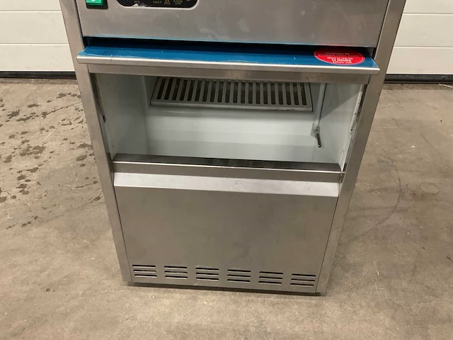 Ggm gastro ewbh356-n ijsblokjesmachine - afbeelding 2 van  4