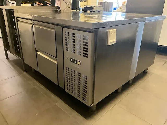 Ggm gastro koelwerkbank - afbeelding 2 van  4