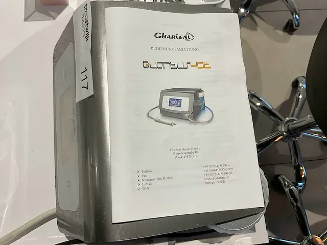 Gharieni quantus40t pedicuremotor op verrijdbaar meubel - afbeelding 7 van  10