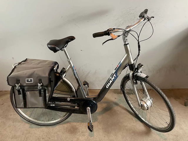 Giant - dames - elektrische fiets - afbeelding 1 van  7