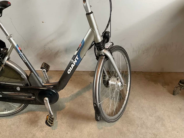 Giant - dames - elektrische fiets - afbeelding 3 van  7