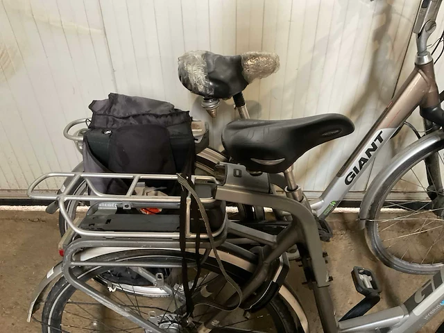 Giant elektrische fiets (2x) - afbeelding 7 van  10