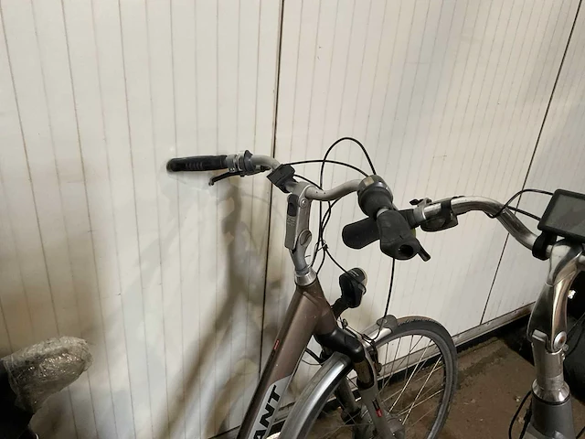 Giant elektrische fiets (2x) - afbeelding 9 van  10