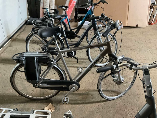 Giant elektrische fiets (4x) - afbeelding 2 van  14