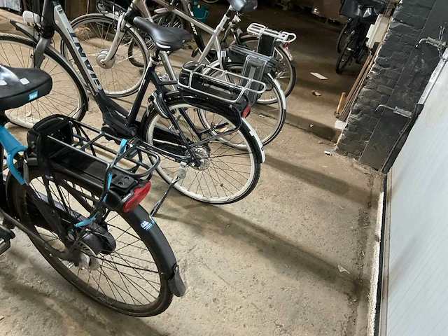 Giant elektrische fiets (4x) - afbeelding 5 van  14