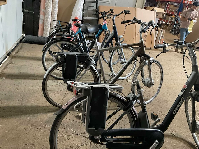 Giant elektrische fiets (4x) - afbeelding 6 van  14