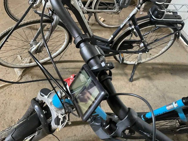Giant elektrische fiets (4x) - afbeelding 11 van  14