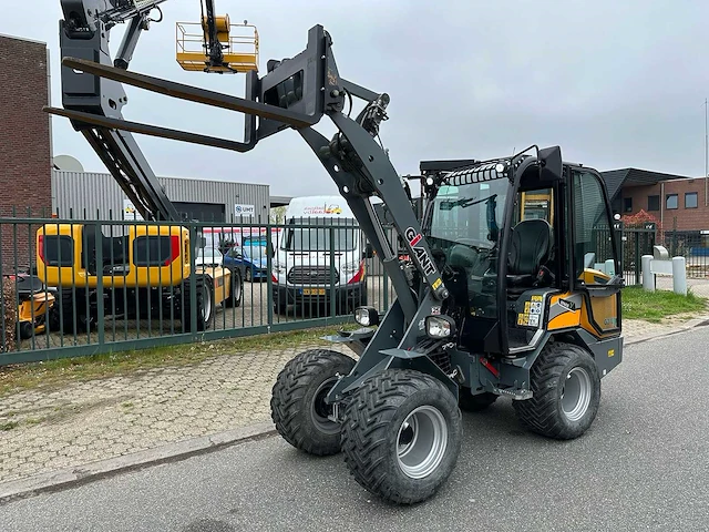 Giant g2700hd x-tra mini shovel - afbeelding 49 van  55
