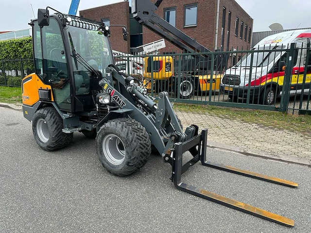 Giant g2700hd x-tra mini shovel - afbeelding 54 van  55