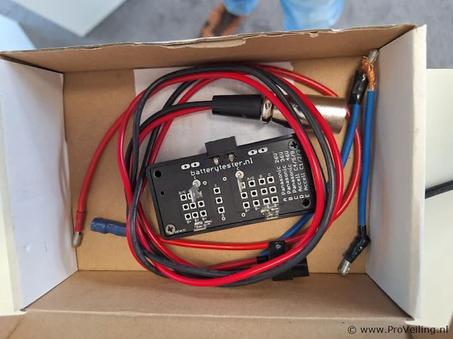 Giant twist universal batterijtestapparaat - afbeelding 4 van  9