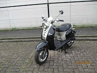 Giantco (scooter alleen bedoeld voor onderdelen) - snorscooter - venus pico - scooter - afbeelding 4 van  11