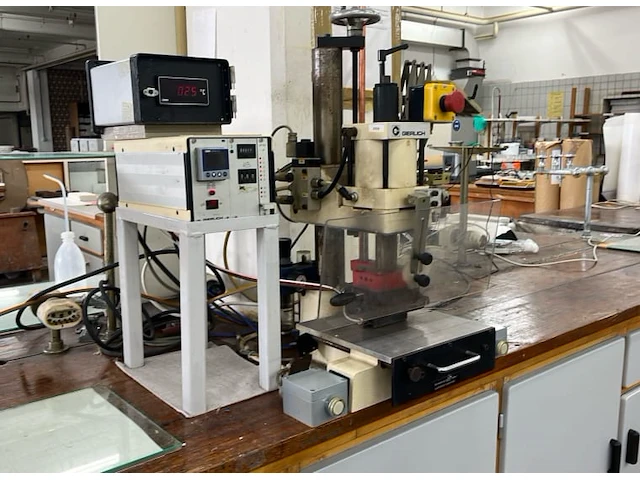 Gierlich pe 500-n-ht hete stempelpers - afbeelding 1 van  8
