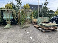 Gietijzeren tuinvaas 320 cm hoog (2x) - afbeelding 1 van  15