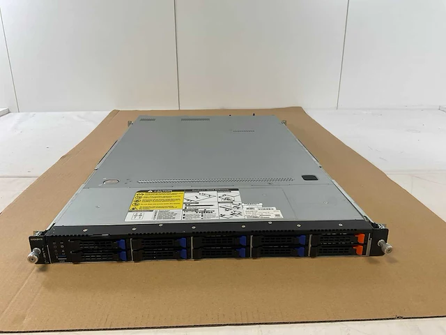 Gigabyte r182-z91-00, 2x amd epyc 7h12 64-core, 32 x 16 gb ram, 4 x 1.9 tb ssd (mtfddak1t9qde) rack mount chassis - afbeelding 1 van  9