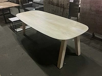 Gigameubel sensi eetkamertafel zwart natural bleached deens ovaal 240cm - afbeelding 1 van  5