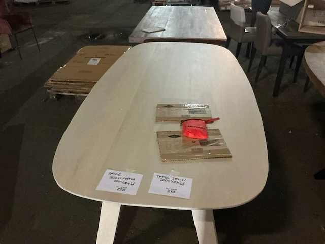 Gigameubel sensi eetkamertafel - afbeelding 3 van  5
