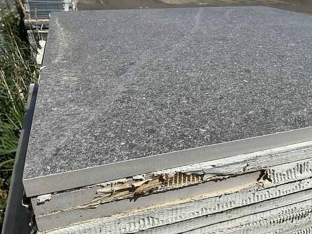 Gigante limestone dark tuintegels (85m2) - afbeelding 4 van  8