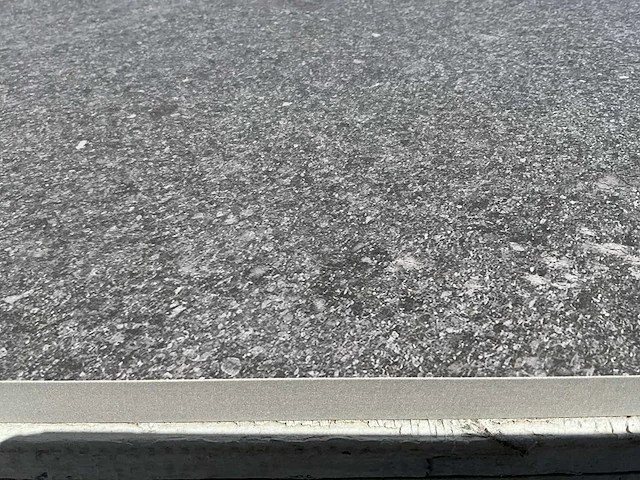 Gigante limestone dark tuintegels (85m2) - afbeelding 5 van  8
