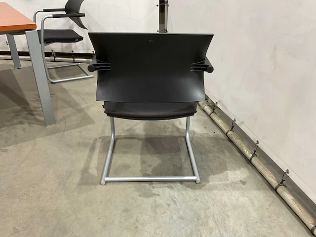Gilder tafel met stoelen - afbeelding 8 van  8