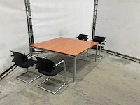 Gilder tafel met stoelen - afbeelding 2 van  9