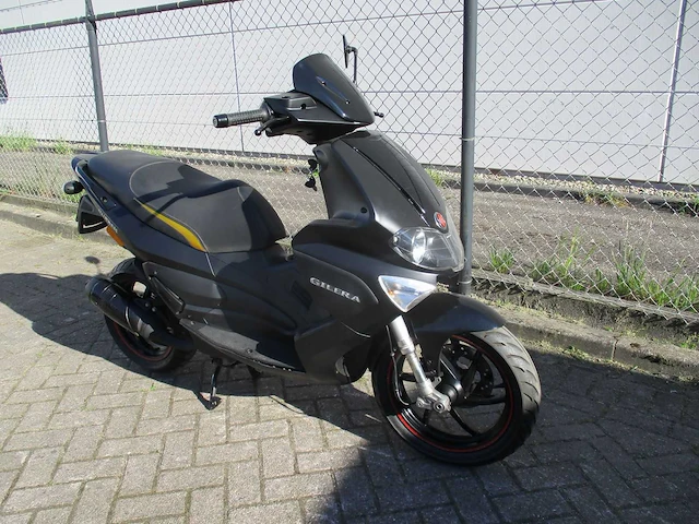 Gilera - bromscooter - runner rst black soul 2takt - scooter - afbeelding 7 van  11