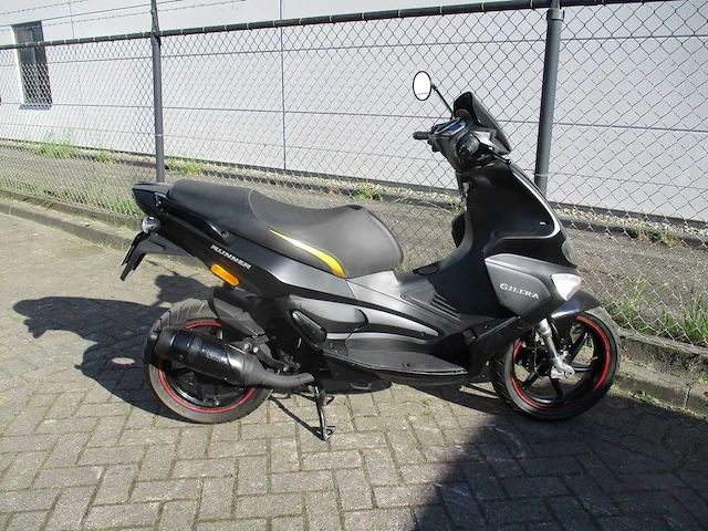 Gilera - bromscooter - runner rst black soul 2takt - scooter - afbeelding 8 van  11
