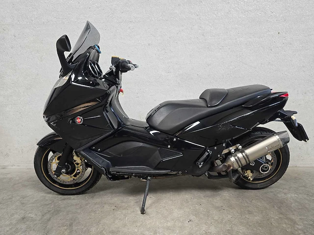 Gilera - motorscooter - gp 800 - 48mhkp - afbeelding 1 van  8