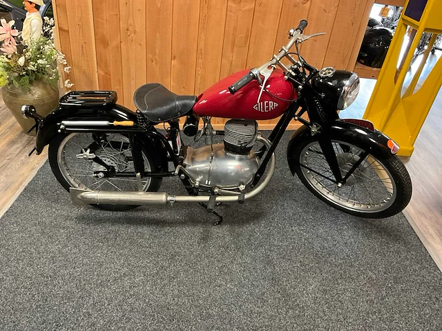 Gilera 150 motorfiets - afbeelding 1 van  14