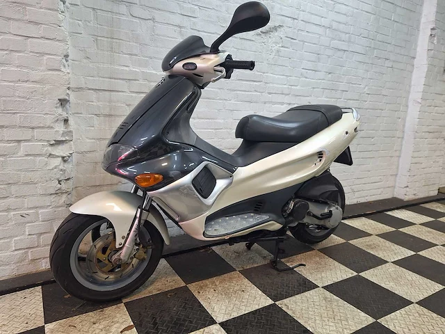 Gilera runner dd lc 45 km bromscooter 2takt - afbeelding 2 van  7