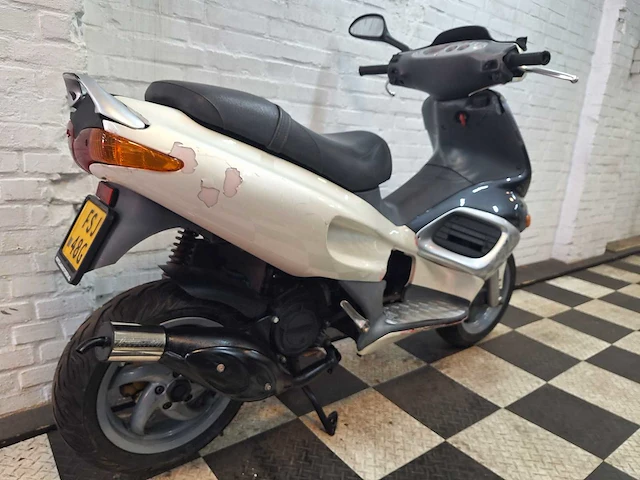Gilera runner dd lc 45 km bromscooter 2takt - afbeelding 5 van  7