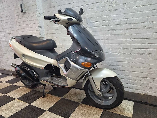 Gilera runner dd lc 45 km bromscooter 2takt - afbeelding 7 van  7