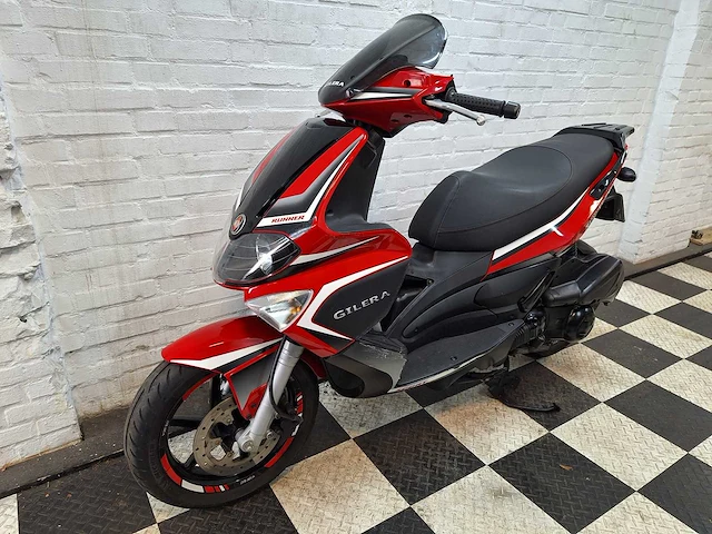 Gilera runner m46 200cc motorscooter - afbeelding 2 van  6