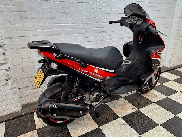 Gilera runner m46 200cc motorscooter - afbeelding 4 van  6