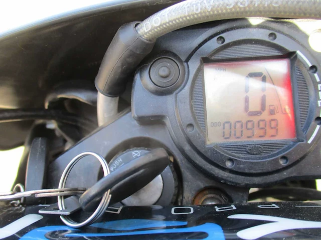 Gilera smt (zelfde als derbi senda sm) - versenllingen bromfiets - brommer - afbeelding 3 van  11