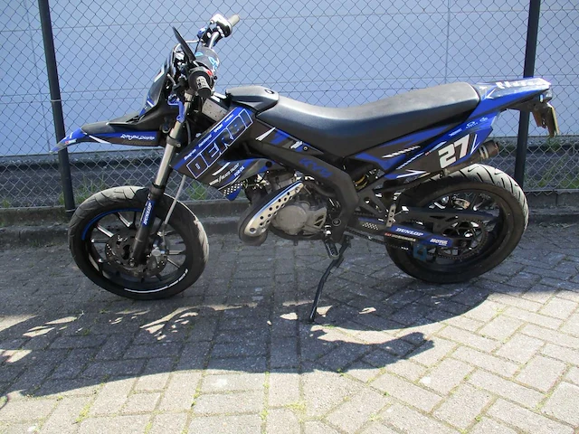Gilera smt (zelfde als derbi senda sm) - versenllingen bromfiets - brommer - afbeelding 1 van  11
