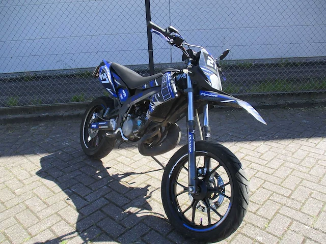 Gilera smt (zelfde als derbi senda sm) - versenllingen bromfiets - brommer - afbeelding 7 van  11