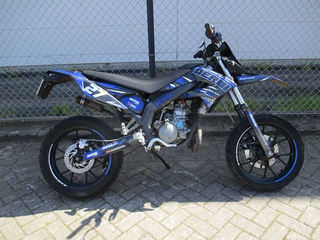 Gilera smt (zelfde als derbi senda sm) - versenllingen bromfiets - brommer - afbeelding 8 van  11