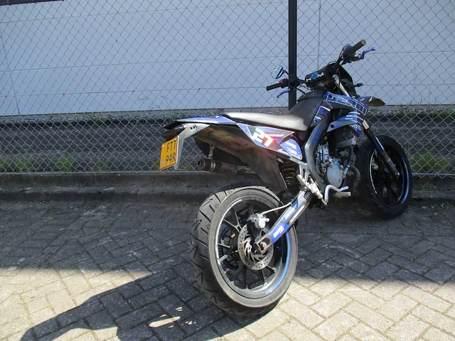 Gilera smt (zelfde als derbi senda sm) - versenllingen bromfiets - brommer - afbeelding 9 van  11