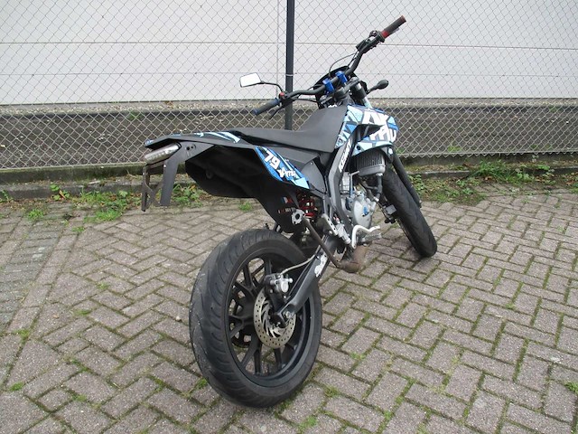 Gilera super motard - versnellingen bromfiets - brommer - afbeelding 9 van  11