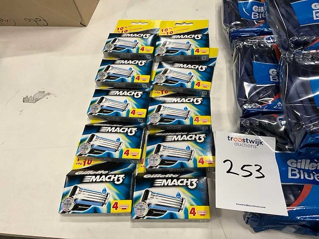 Gillette mach 3 / bleu 2 partij scheermessen - afbeelding 2 van  3