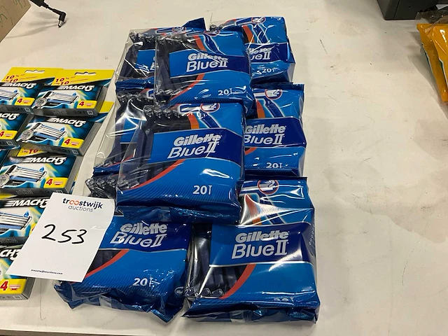 Gillette mach 3 / bleu 2 partij scheermessen - afbeelding 3 van  3