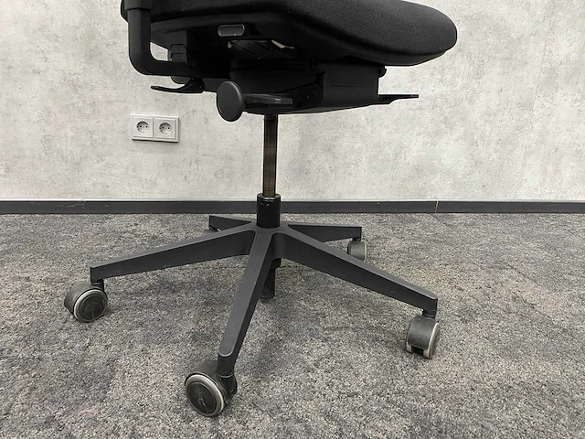 Girsberger - ergonomische bureaustoel - afbeelding 2 van  12