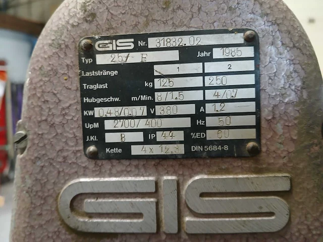 Gis - 1985 - 25/f - kettingtakel - afbeelding 2 van  5