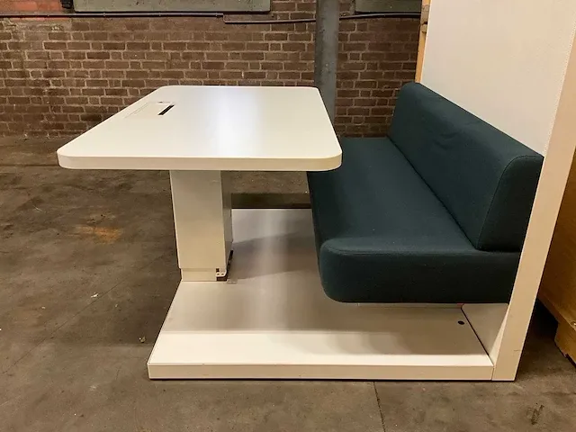 Gispen - ellen lounge - verrijdbare werkplek met een uitschuifbaar en in hoogte verstelbaar blad 140x130x142cm - afbeelding 2 van  13