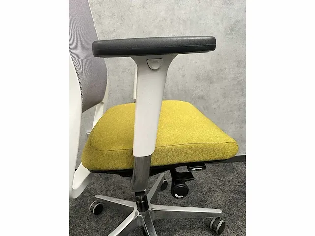 Gispen zinn - ergonomische bureaustoel - olijfgroen (2x) - afbeelding 3 van  16